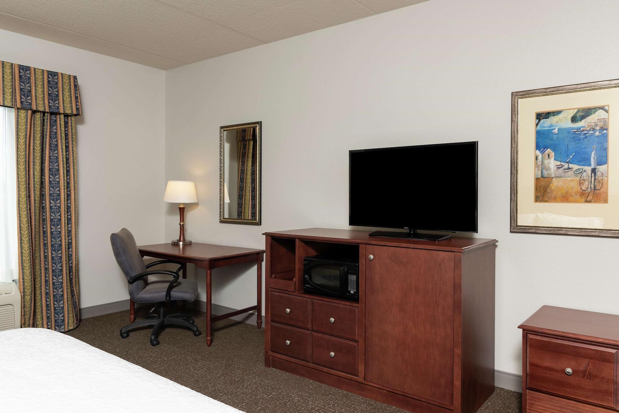 Hampton Inn & Suites Indianapolis-Airport Buitenkant foto
