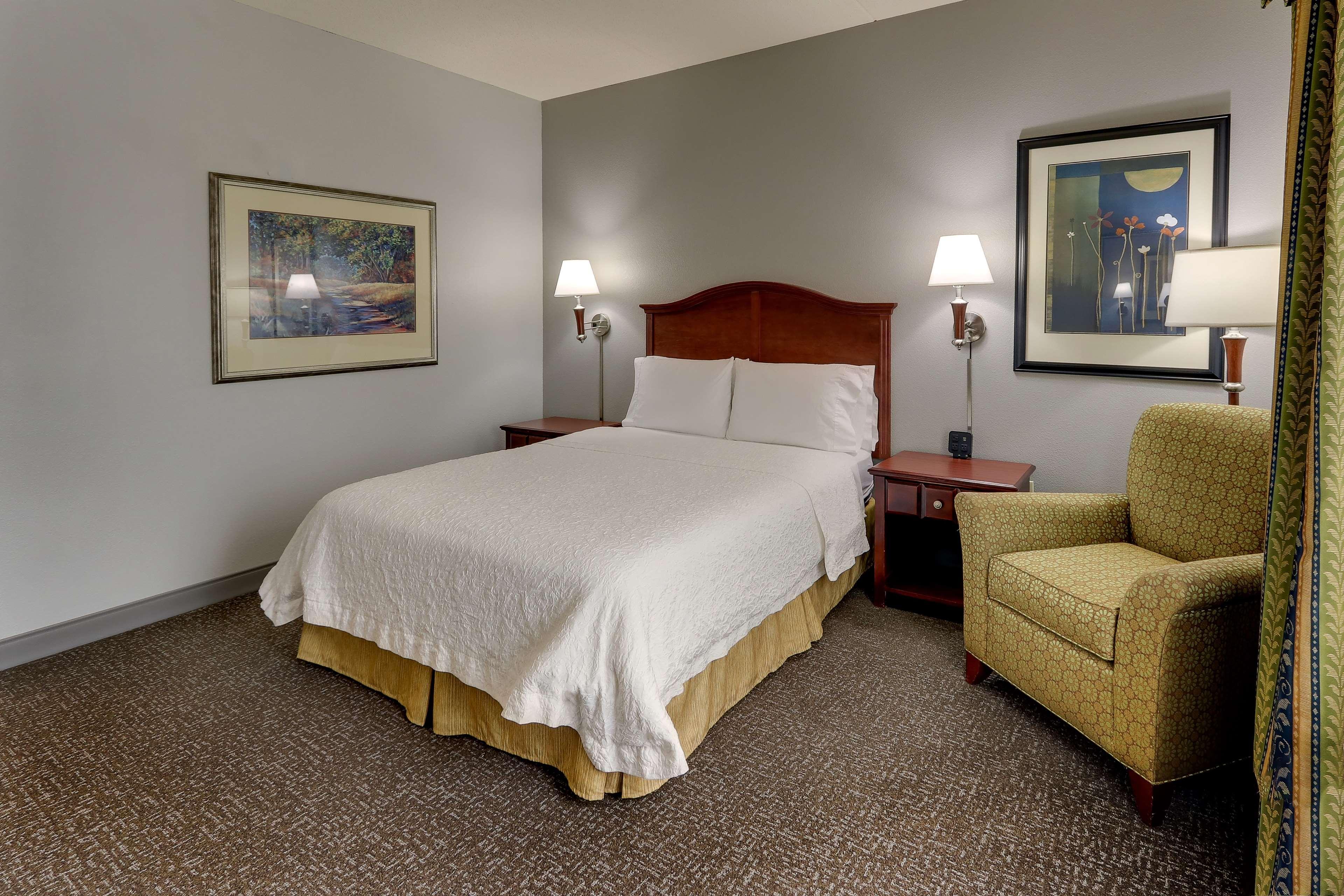 Hampton Inn & Suites Indianapolis-Airport Buitenkant foto