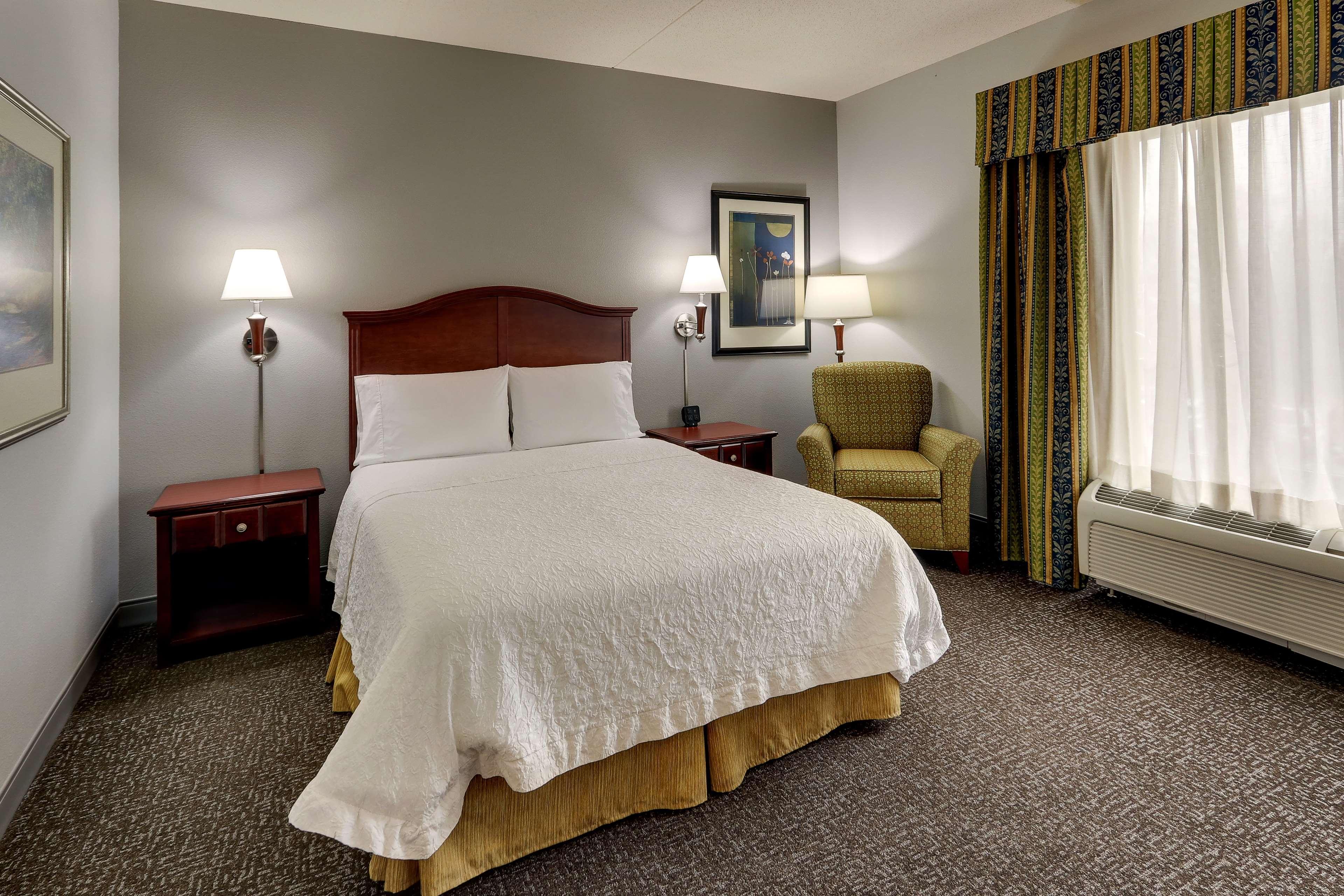 Hampton Inn & Suites Indianapolis-Airport Buitenkant foto