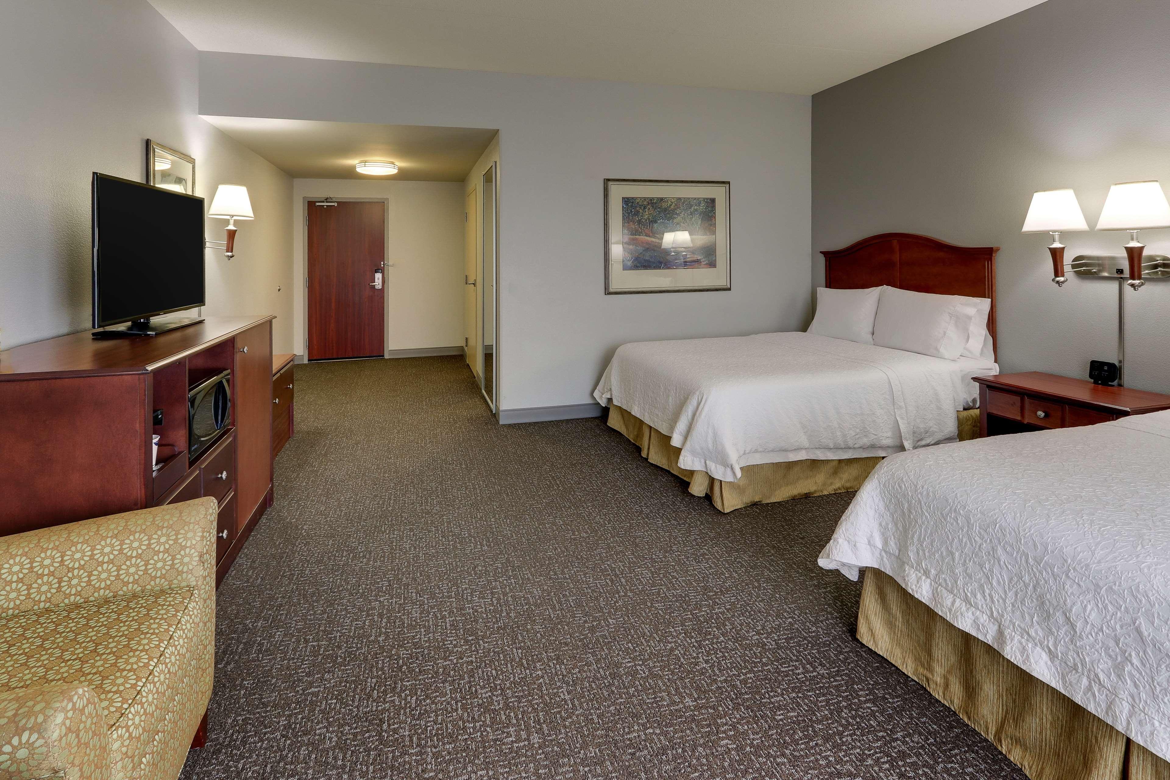Hampton Inn & Suites Indianapolis-Airport Buitenkant foto