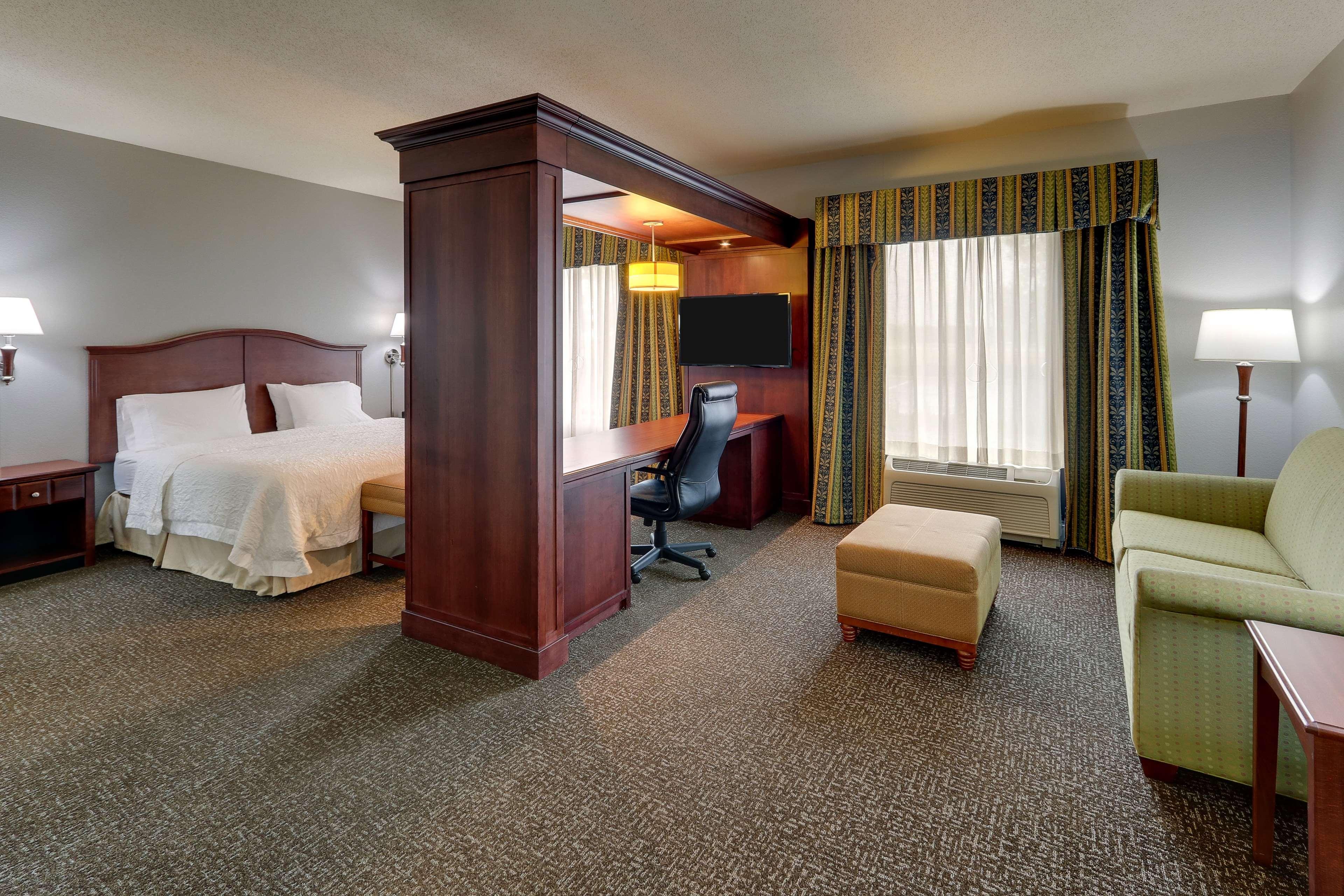 Hampton Inn & Suites Indianapolis-Airport Buitenkant foto
