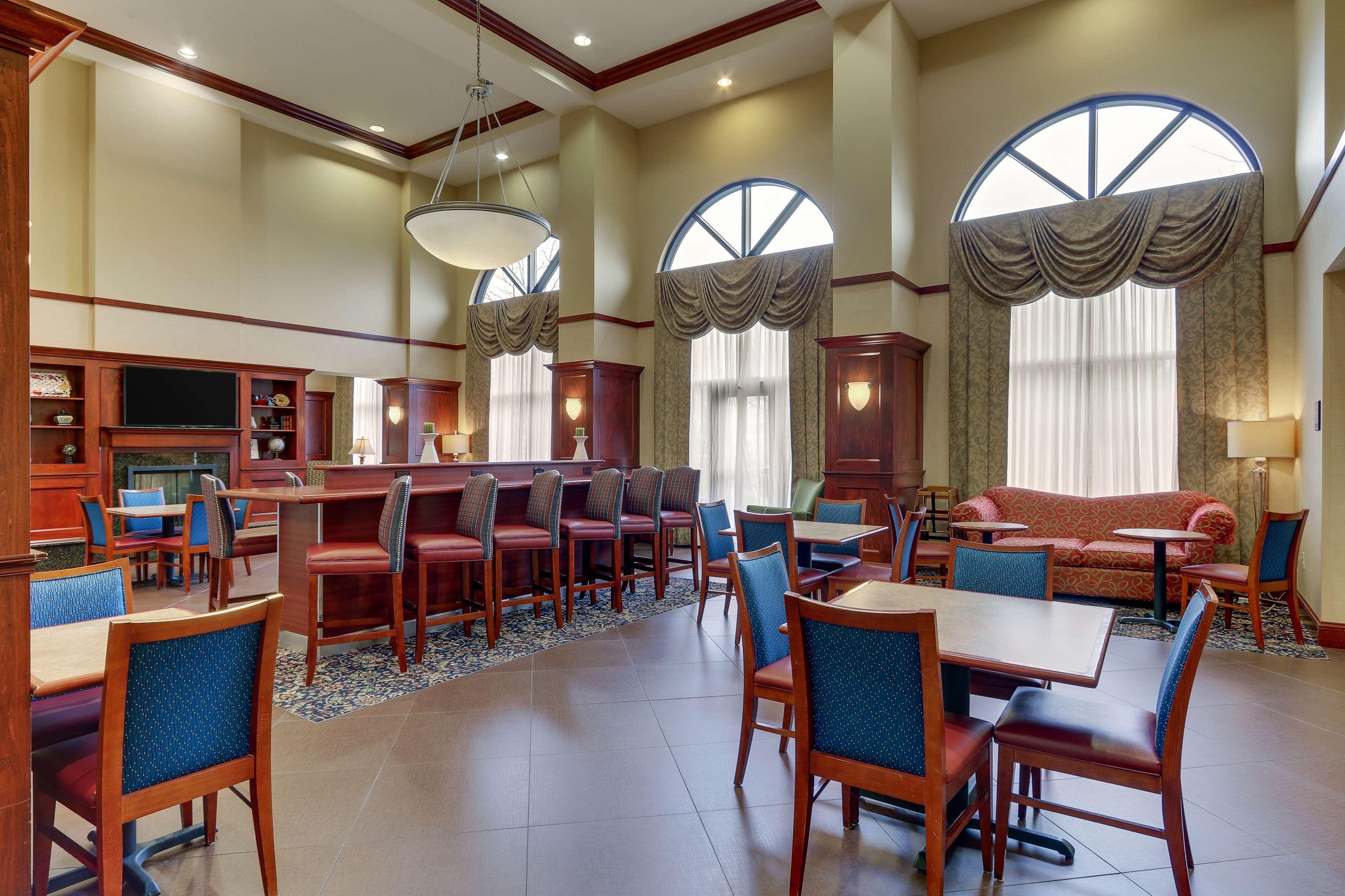 Hampton Inn & Suites Indianapolis-Airport Buitenkant foto