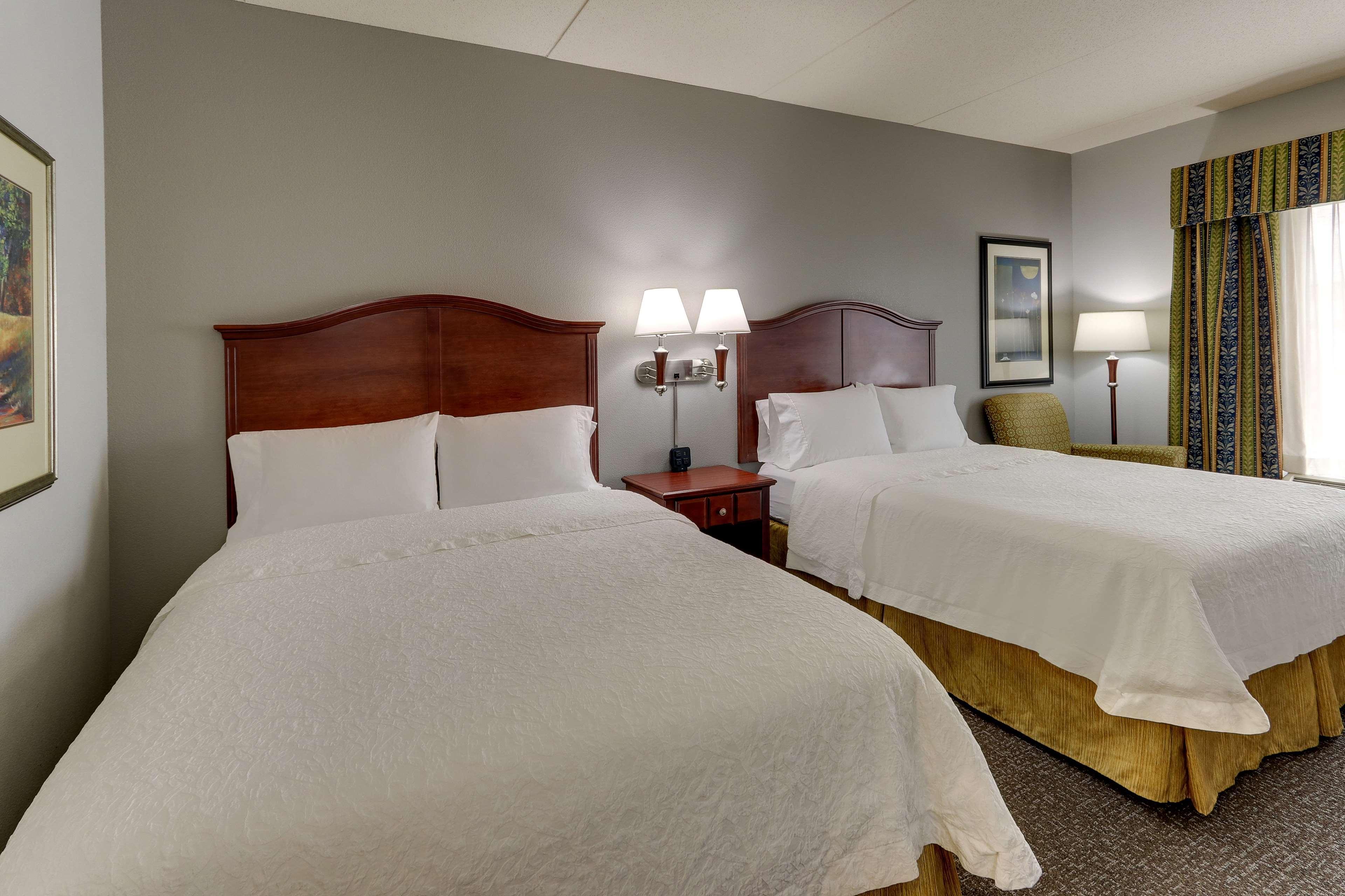 Hampton Inn & Suites Indianapolis-Airport Buitenkant foto