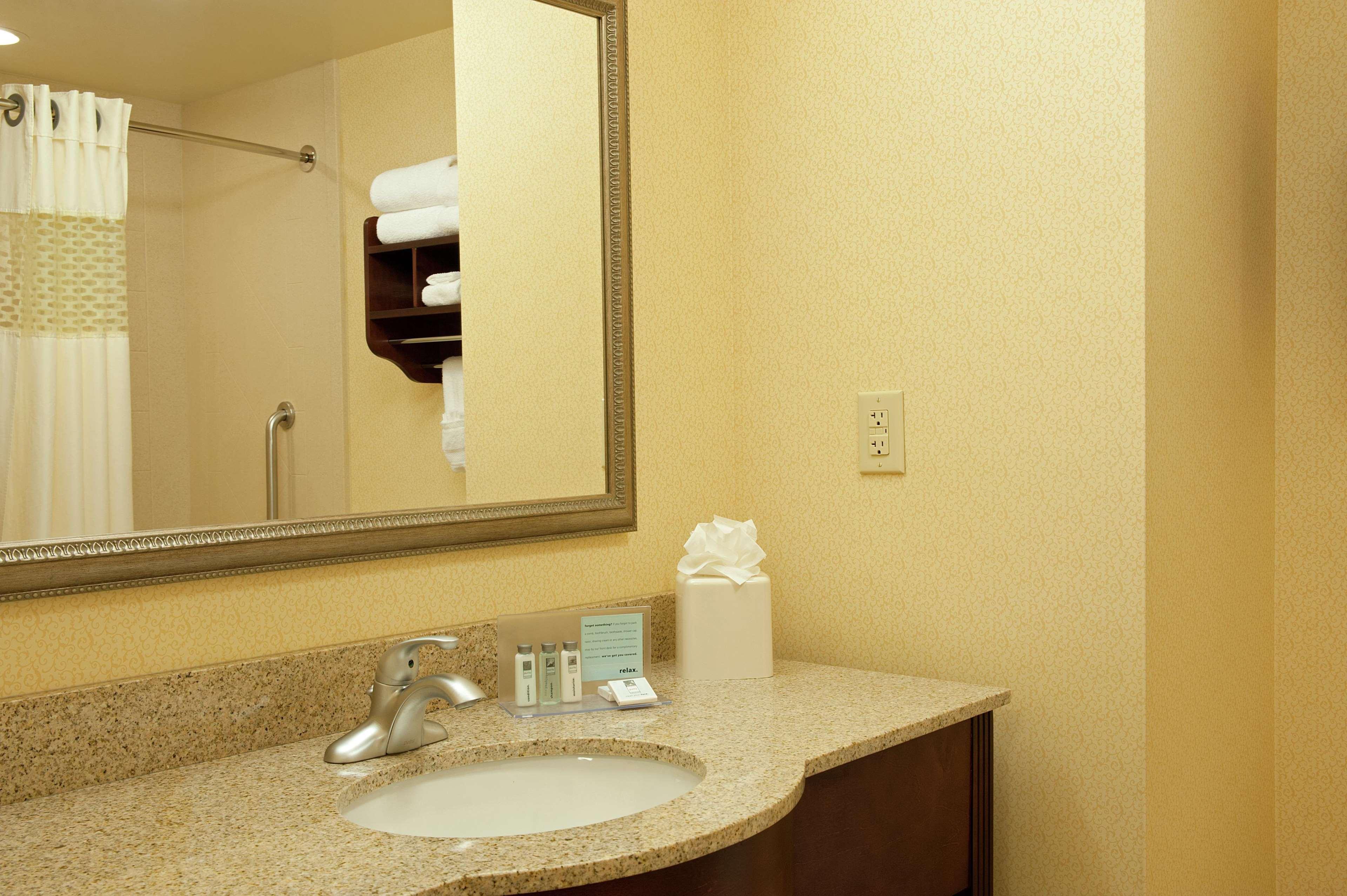 Hampton Inn & Suites Indianapolis-Airport Buitenkant foto