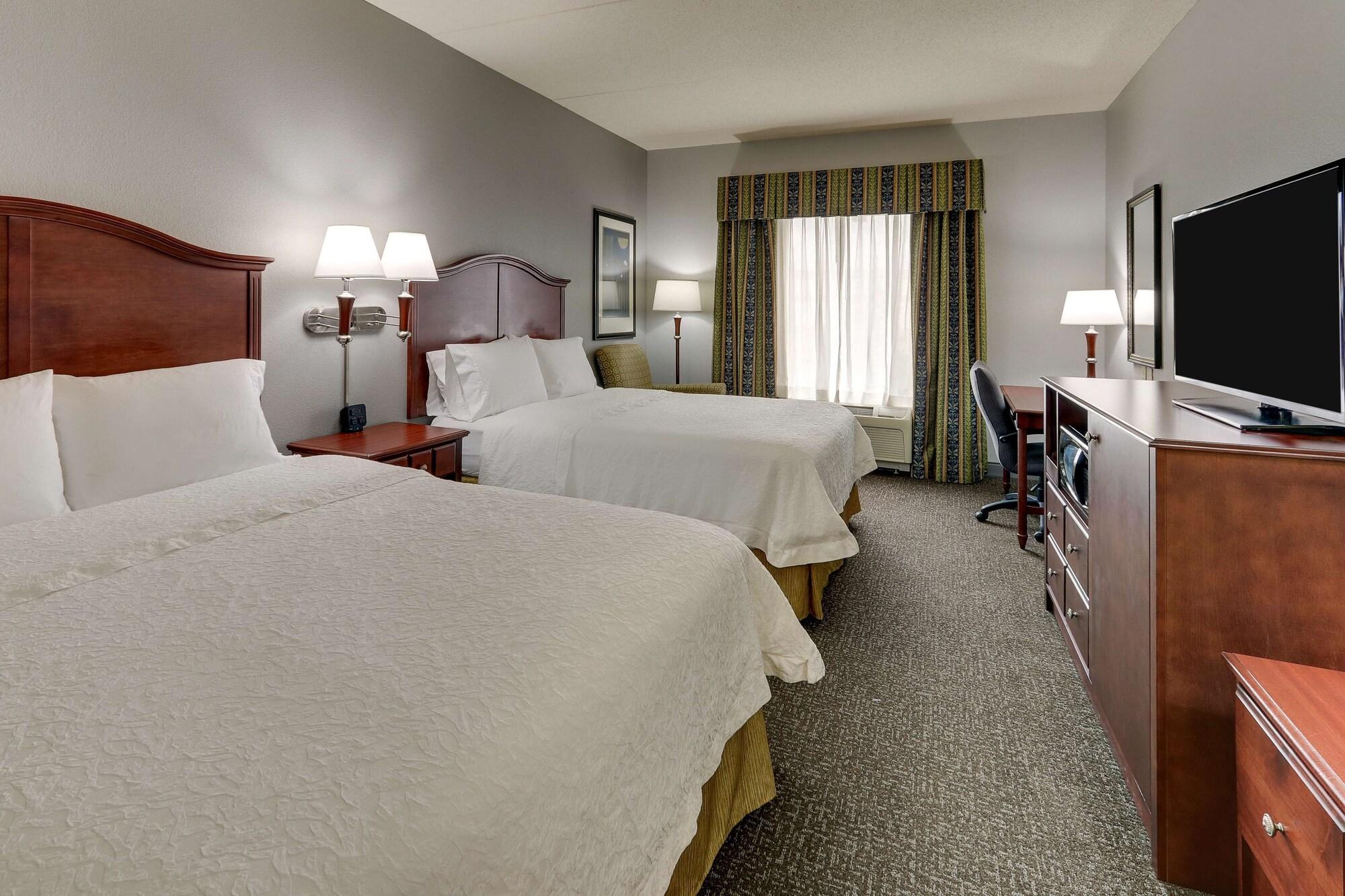 Hampton Inn & Suites Indianapolis-Airport Buitenkant foto