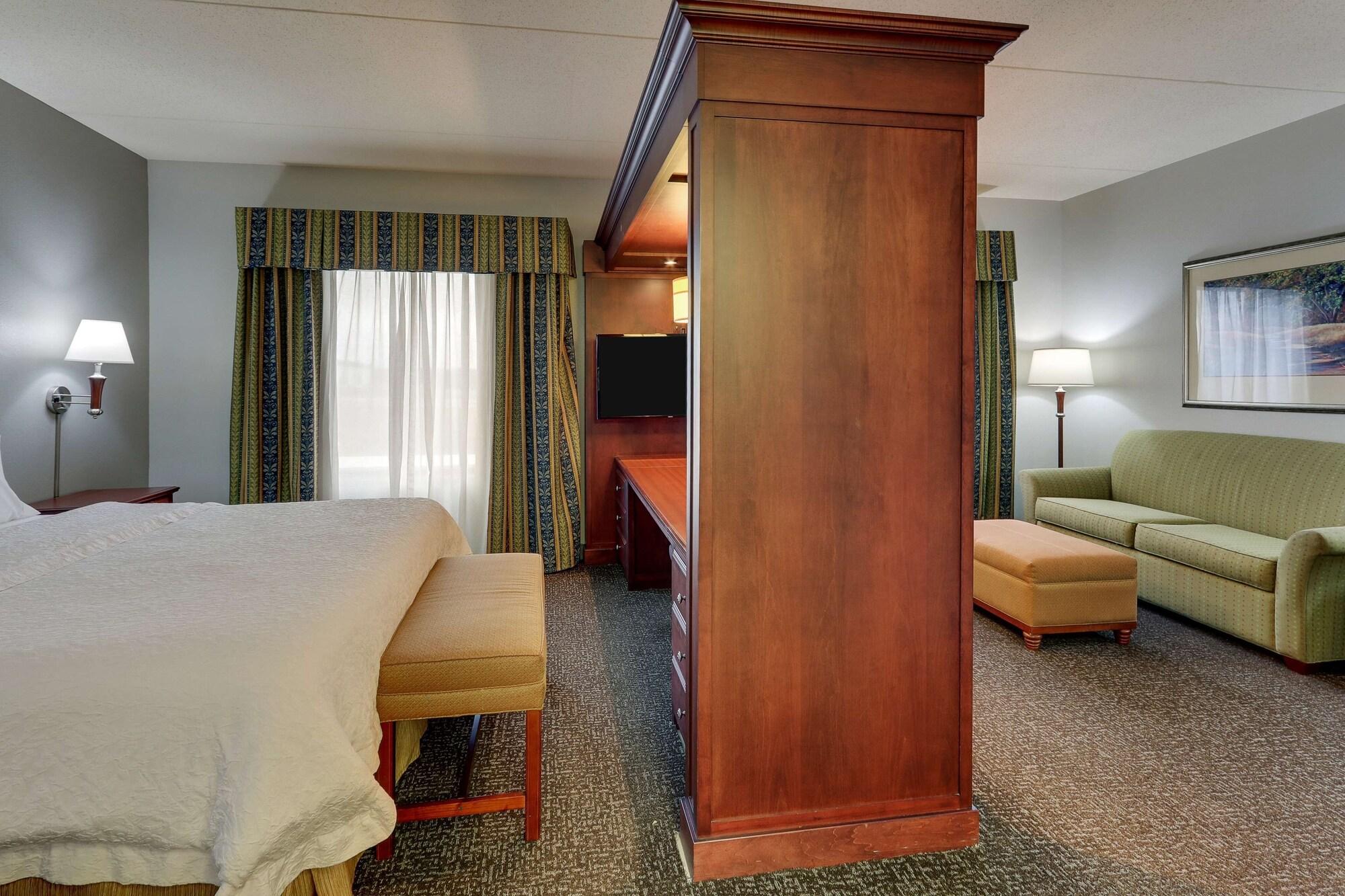Hampton Inn & Suites Indianapolis-Airport Buitenkant foto