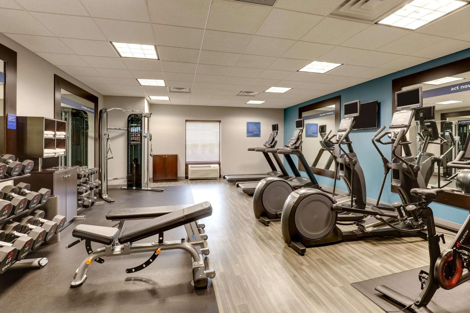 Hampton Inn & Suites Indianapolis-Airport Buitenkant foto