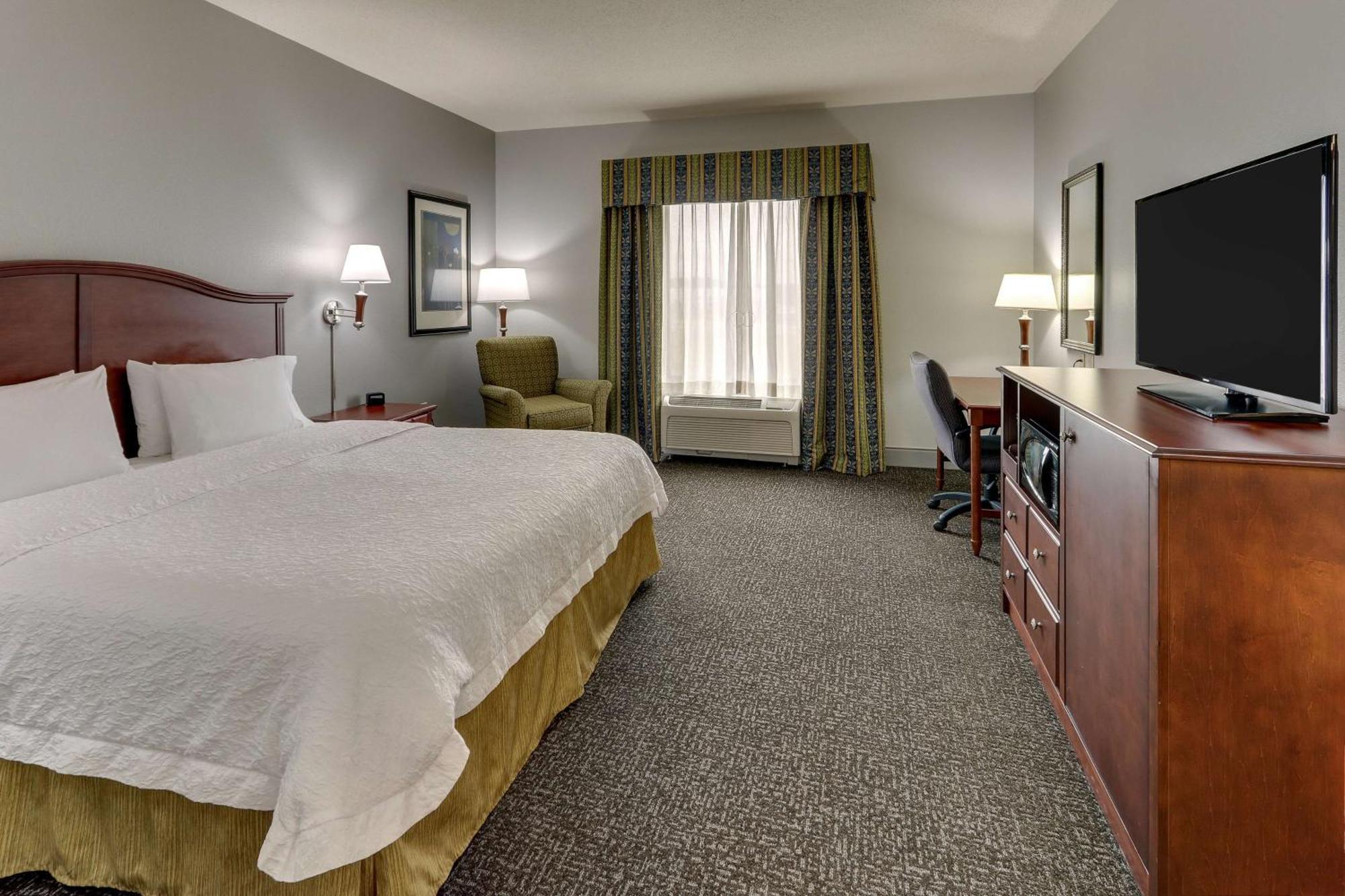 Hampton Inn & Suites Indianapolis-Airport Buitenkant foto