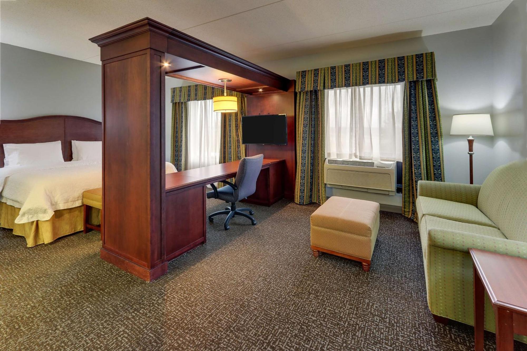 Hampton Inn & Suites Indianapolis-Airport Buitenkant foto