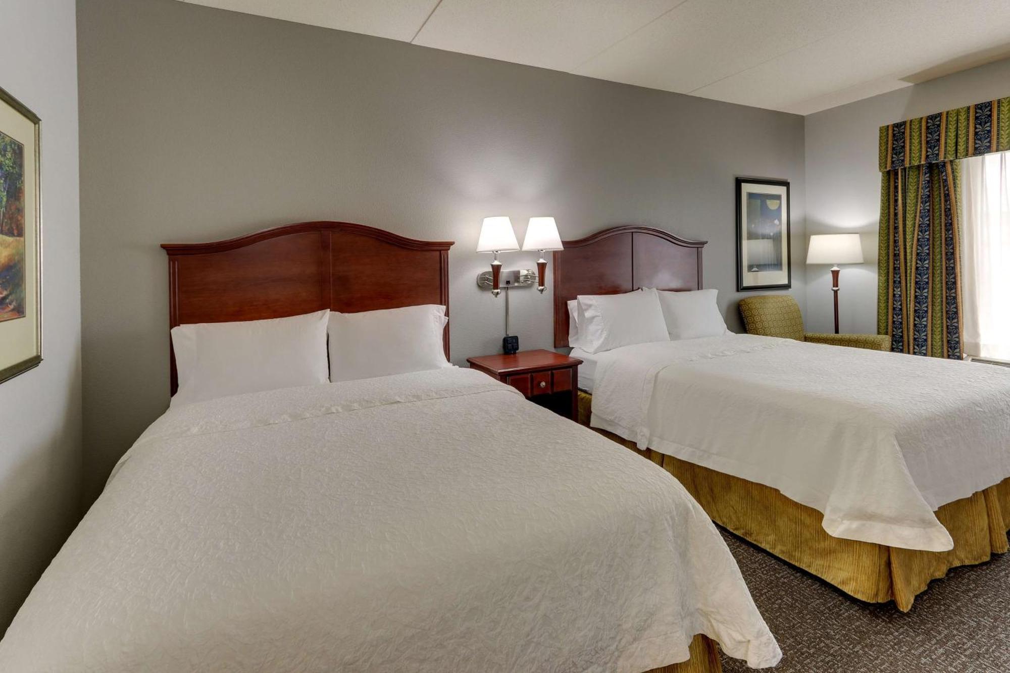Hampton Inn & Suites Indianapolis-Airport Buitenkant foto