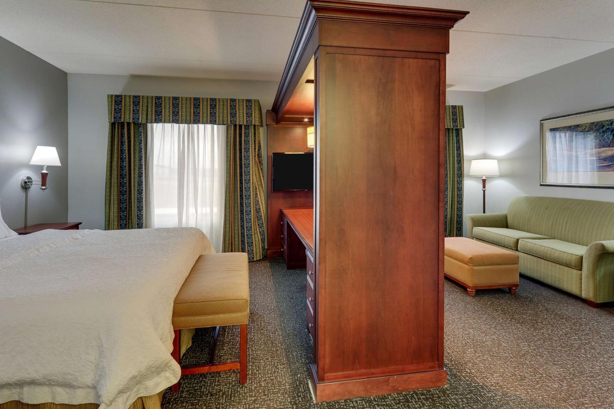 Hampton Inn & Suites Indianapolis-Airport Buitenkant foto